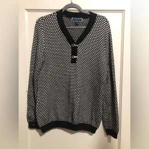 Keen Scott sweater with long sleeves, like new, size L, black and white.